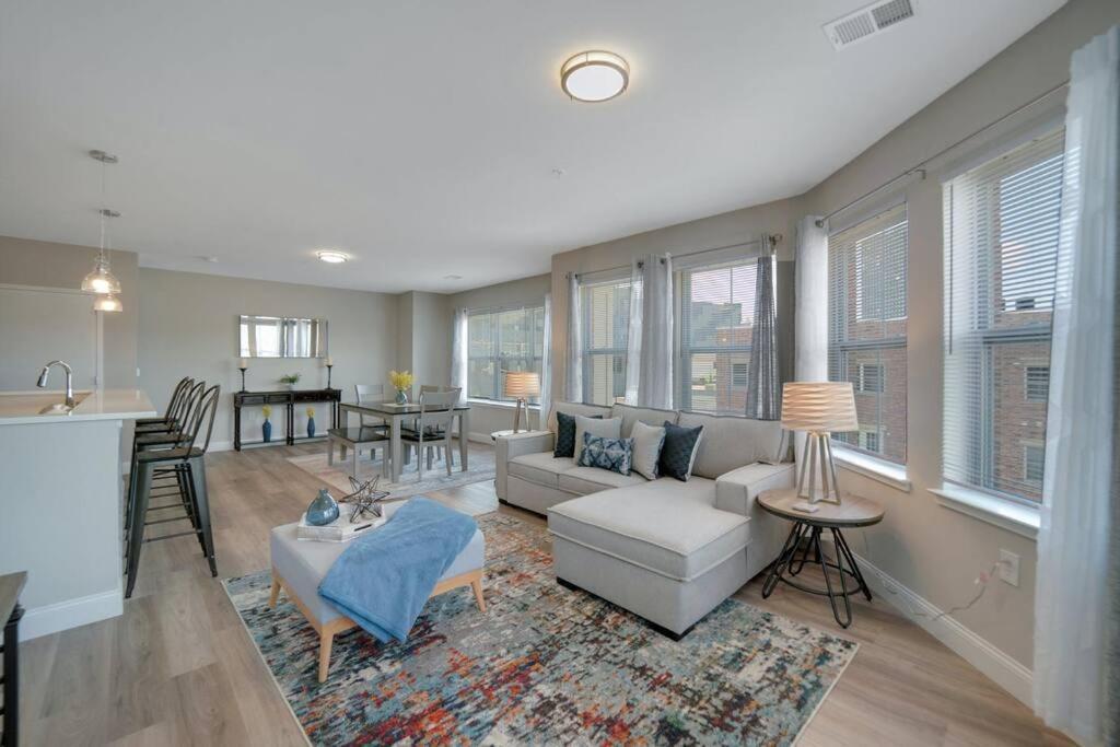 Beautiful 2Br Apt/Ewr Airport/King /Free Parking 纽瓦克 外观 照片