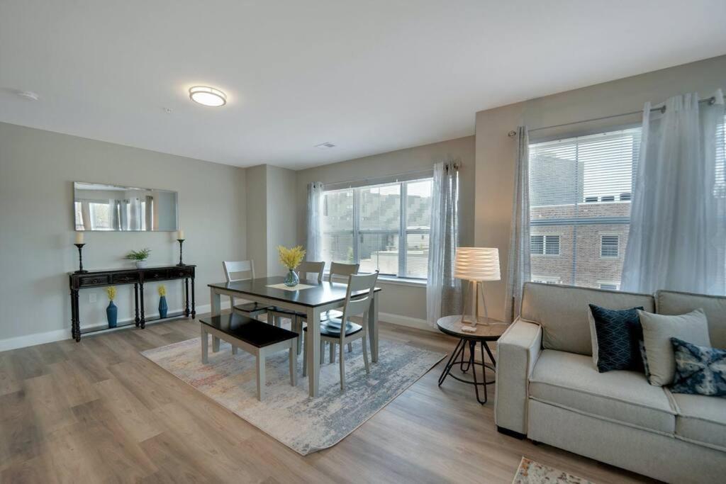 Beautiful 2Br Apt/Ewr Airport/King /Free Parking 纽瓦克 外观 照片