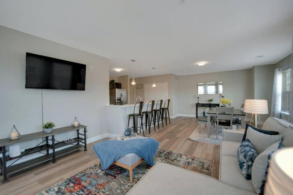 Beautiful 2Br Apt/Ewr Airport/King /Free Parking 纽瓦克 外观 照片