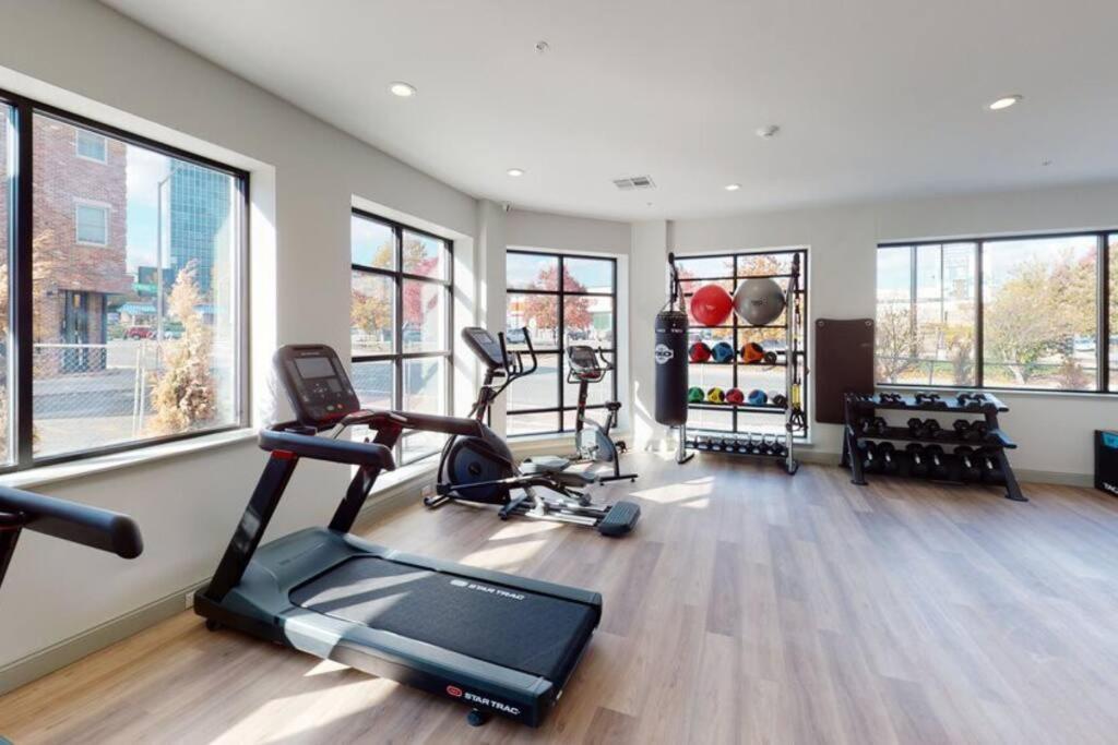 Beautiful 2Br Apt/Ewr Airport/King /Free Parking 纽瓦克 外观 照片