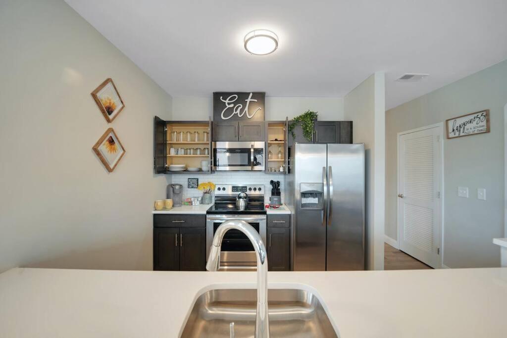 Beautiful 2Br Apt/Ewr Airport/King /Free Parking 纽瓦克 外观 照片