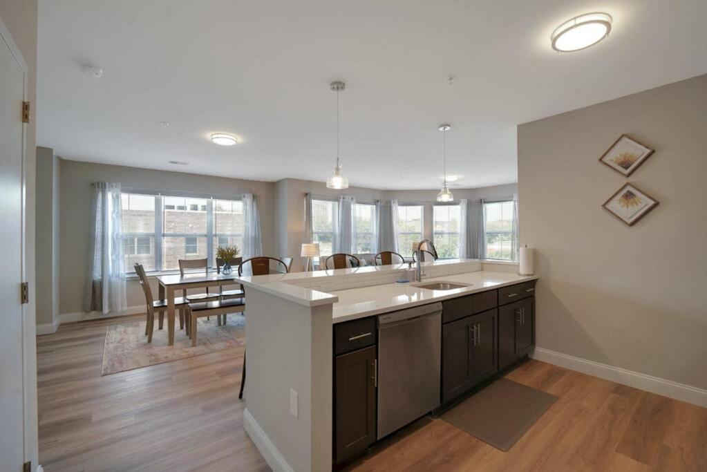 Beautiful 2Br Apt/Ewr Airport/King /Free Parking 纽瓦克 外观 照片